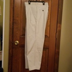 Dockers pleat front khaki